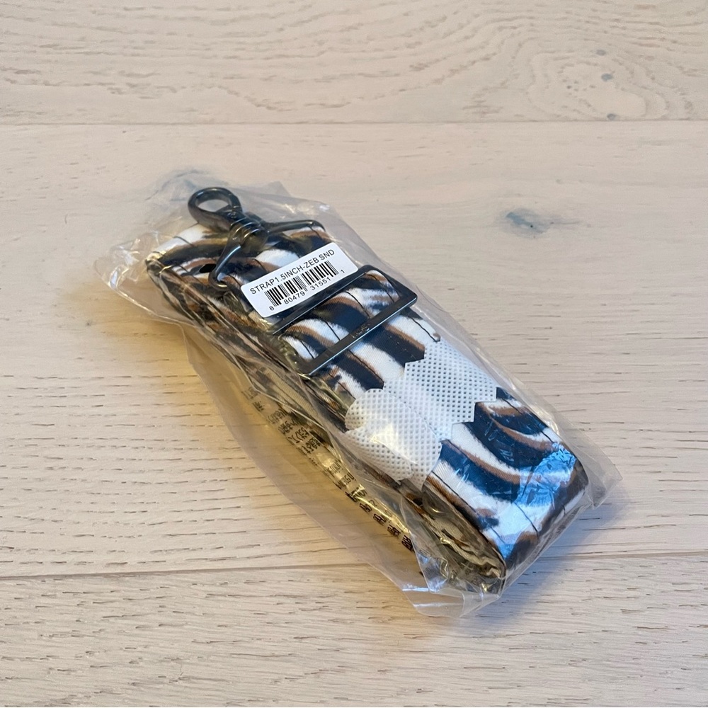 LUG | 1.5” Adjustable Crossbody Strap | Zebra Sand